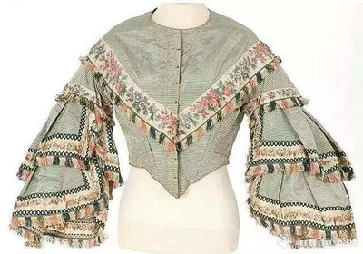 風靡歐洲的茜茜公主——“裙撐”與“緊身胸衣”服裝史及其硬件與輔助設備研究